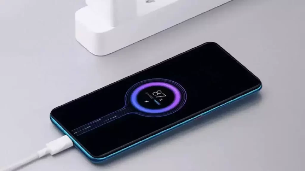 با گوشی در حال شارژ کار بکنیم یا نه