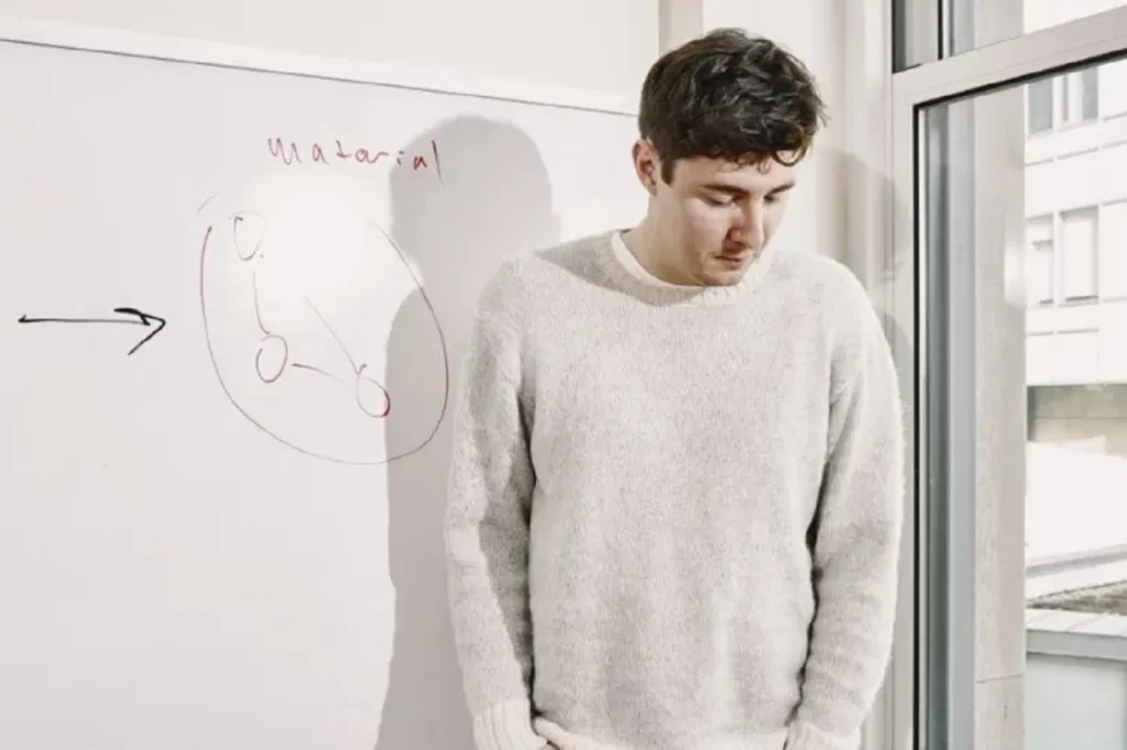 نابغه‌ قلابی لو رفت