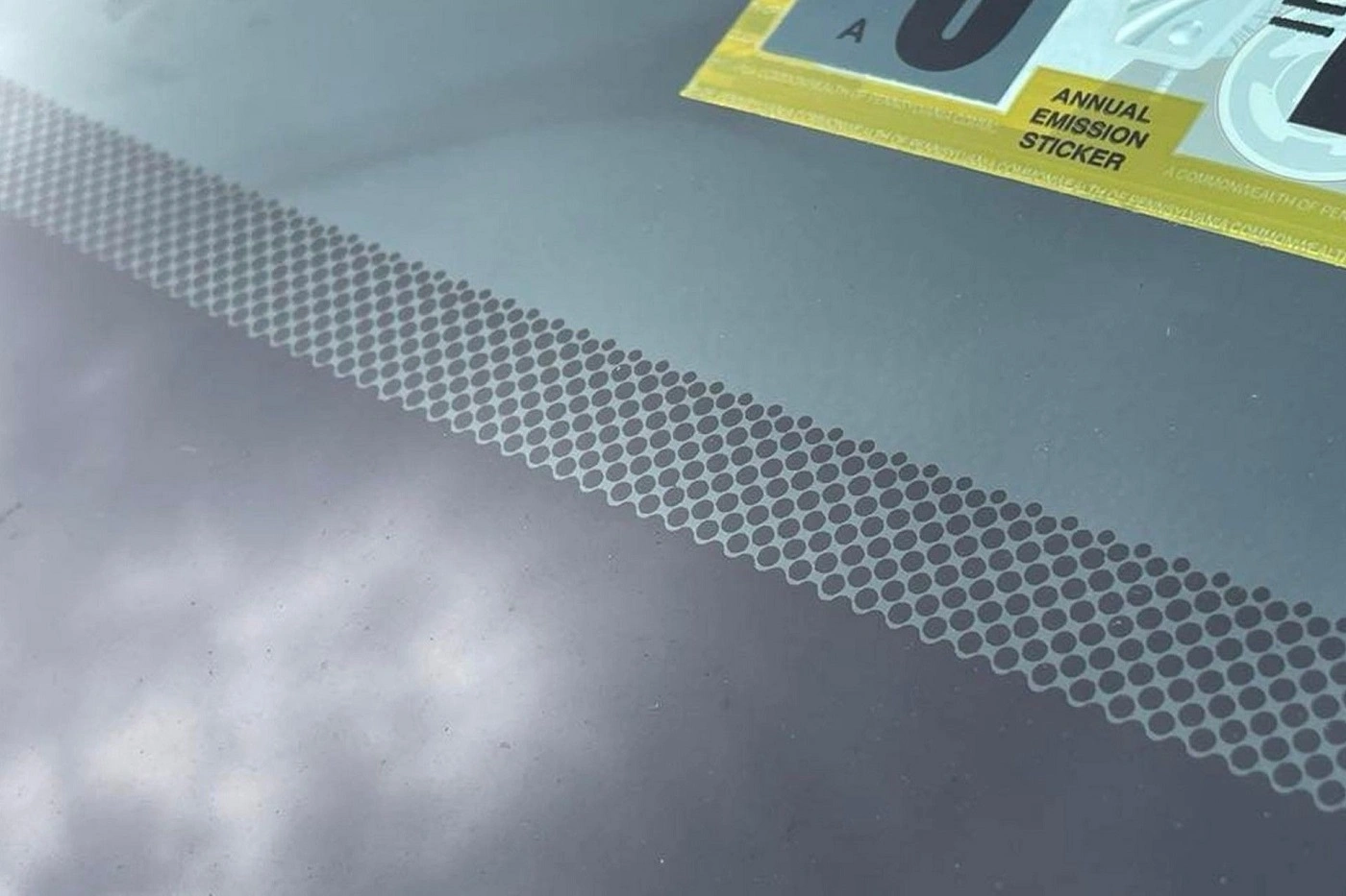 نقاط مشکی شیشه خودرو