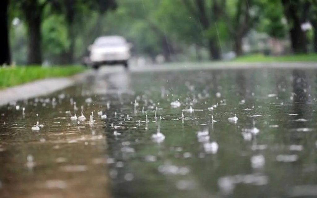 ایا فردا باران میبارد؟