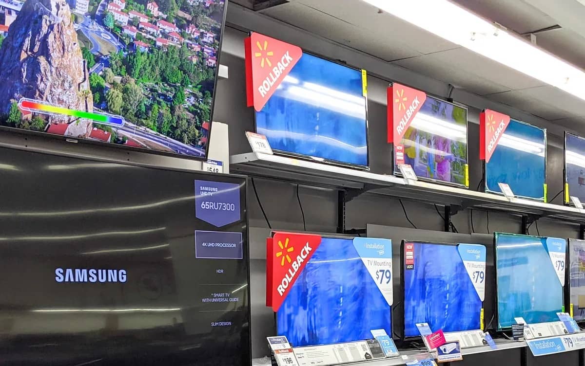 قیمت تلویزیون امروز ۲۴ آبان ۱۴۰۴ + نکته طلایی انتخاب پنل VA یا IPS