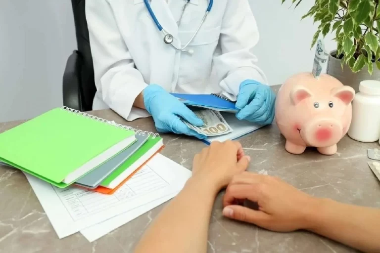 وقتی زیرمیزی پزشکی همه جا نفوذ کرد