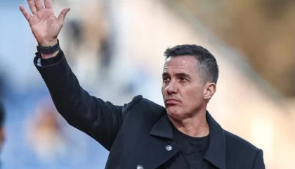 سرمربی پرسپولیس در لباس مشکی