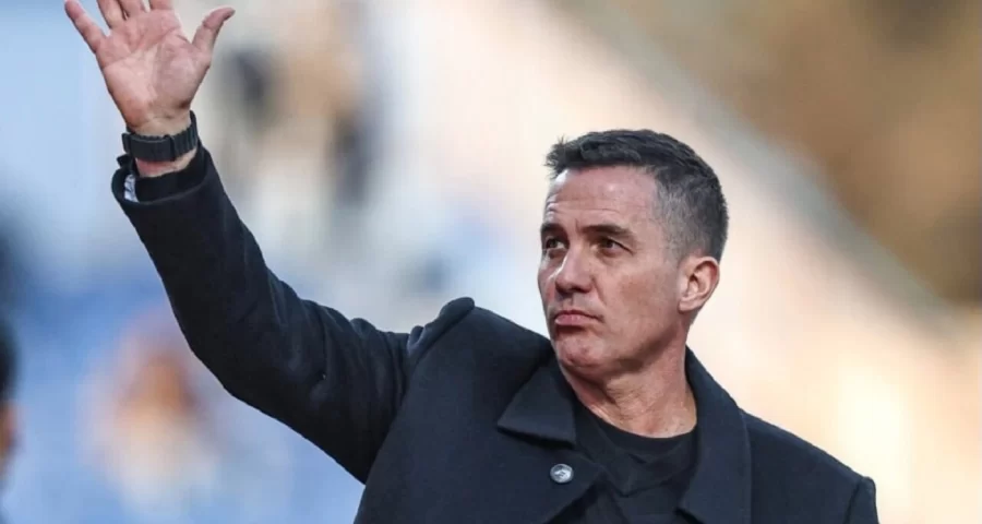 سرمربی پرسپولیس در لباس مشکی