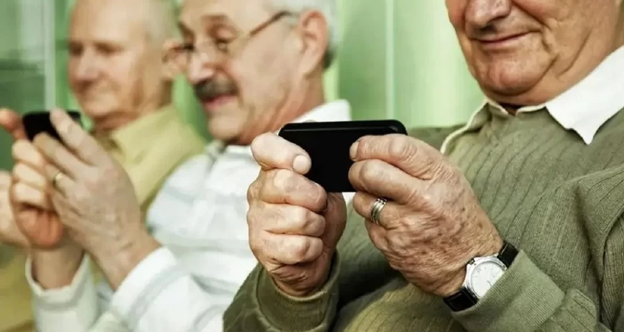 بازنشستگی پشت گوشی؟