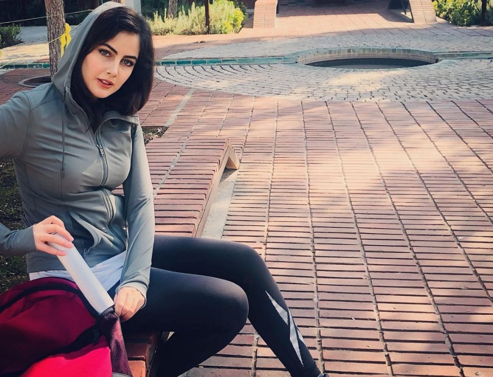 خجسته در بامداد خمار