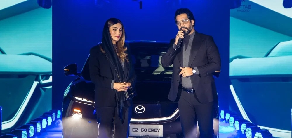 کامران تفتی و متین ستوده در رونمایی از مزدا 