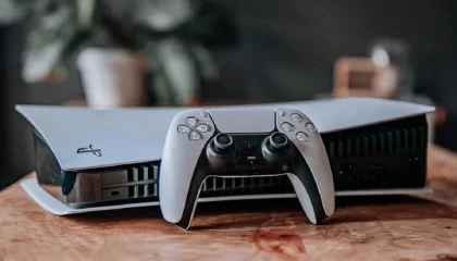 ۳ وسیله خطرناک برای پورت USB پلی‌استیشن ۵